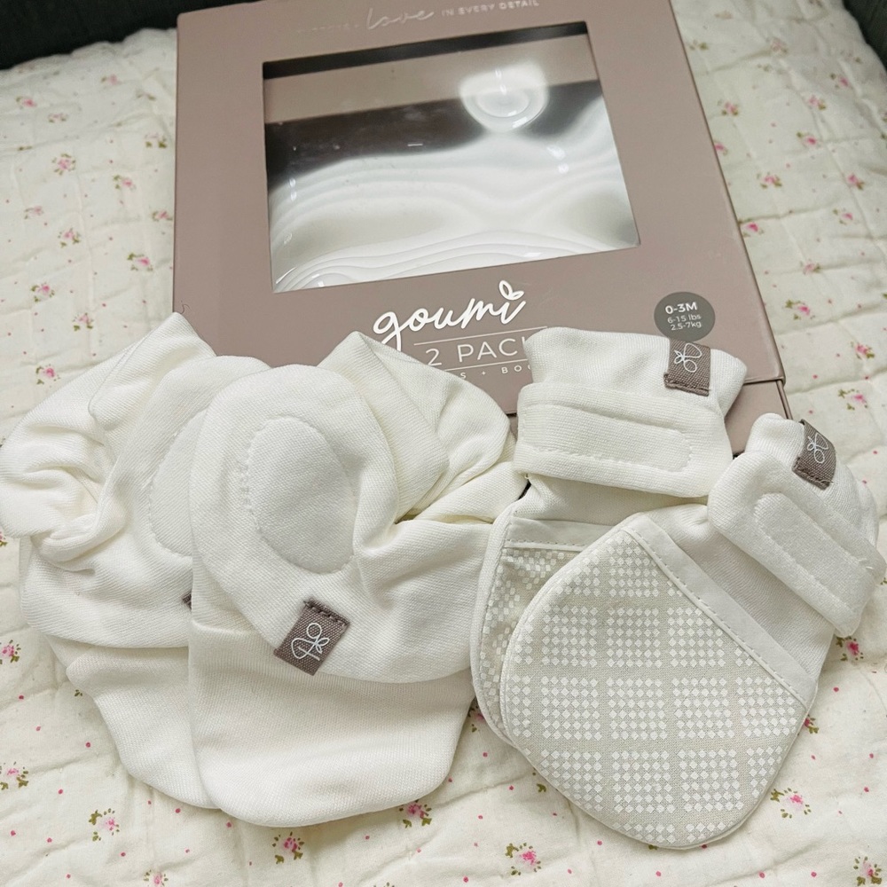 Baby mittens and booties